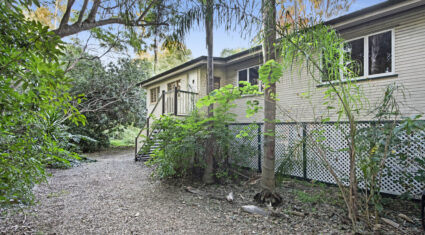 528 Mount Crosby Rd Anstead , QLD 4070 Australia