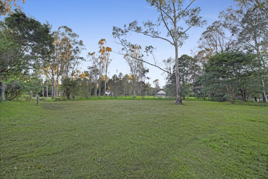 528 Mount Crosby Rd Anstead , QLD 4070 Australia