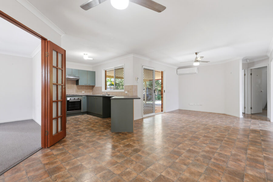 99 Cambridge Cres Fitzgibbon , QLD 4018 Ca