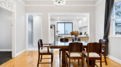 72 Dickens St Norman Park , QLD 4170 Australia