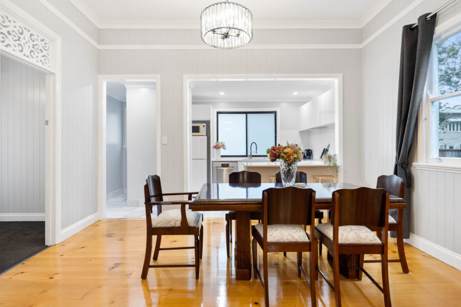 72 Dickens St Norman Park , QLD 4170 Australia