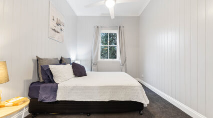 72 Dickens St Norman Park , QLD 4170 Australia