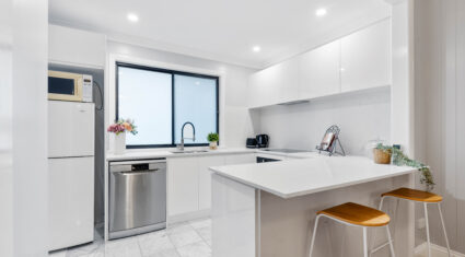 72 Dickens St Norman Park , QLD 4170 Australia