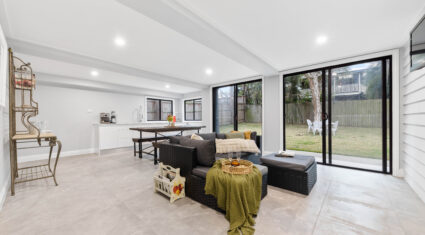 72 Dickens St Norman Park , QLD 4170 Australia