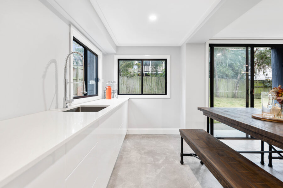 72 Dickens St Norman Park , QLD 4170 Australia