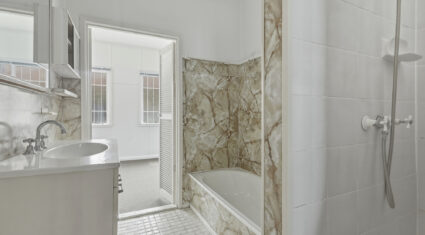 120 Dell Rd St Lucia , QLD 4067