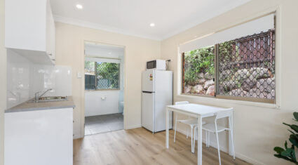 1/48 Metropole St Robertson , QLD 4109 Australia