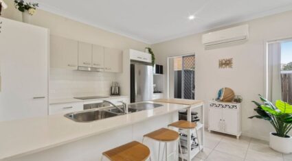 2/33 Quentin St Capalaba , QLD 4157 Australia