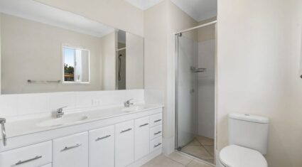 2/33 Quentin St Capalaba , QLD 4157 Australia