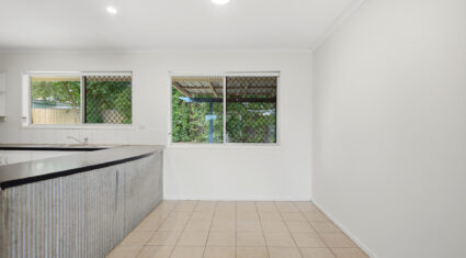 10 Bluegum Ct Kingston , QLD 4114 Australia