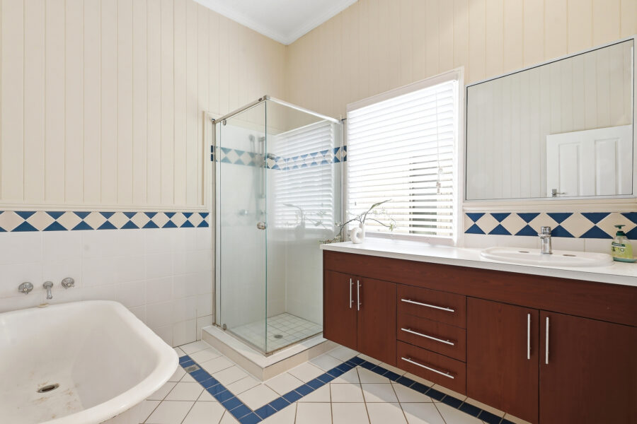 39 Lilley Rd Bardon , QLD 4065 