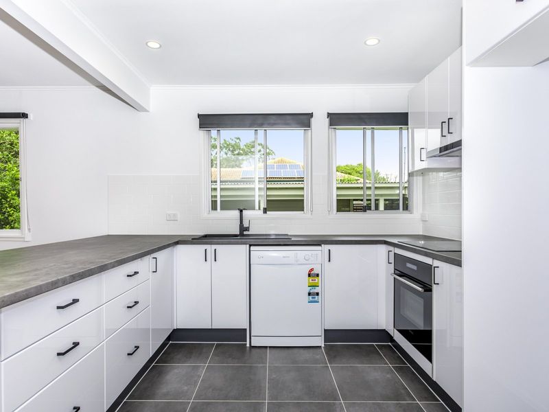 16 Currong St Kenmore , QLD 4069 Australia