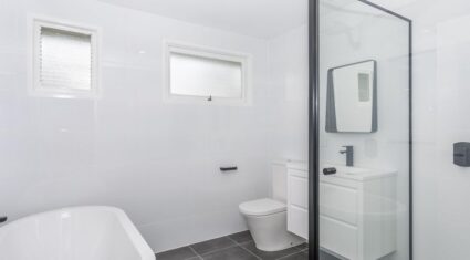 16 Currong St Kenmore , QLD 4069 Australia