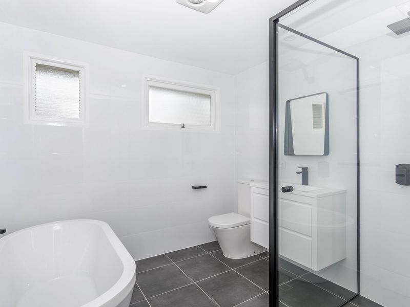 16 Currong St Kenmore , QLD 4069 Australia