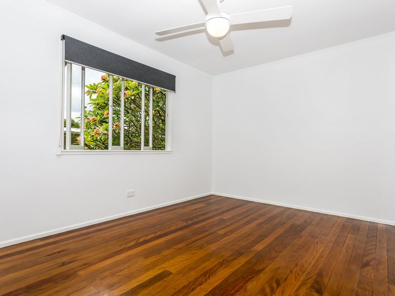 16 Currong St Kenmore , QLD 4069 Australia