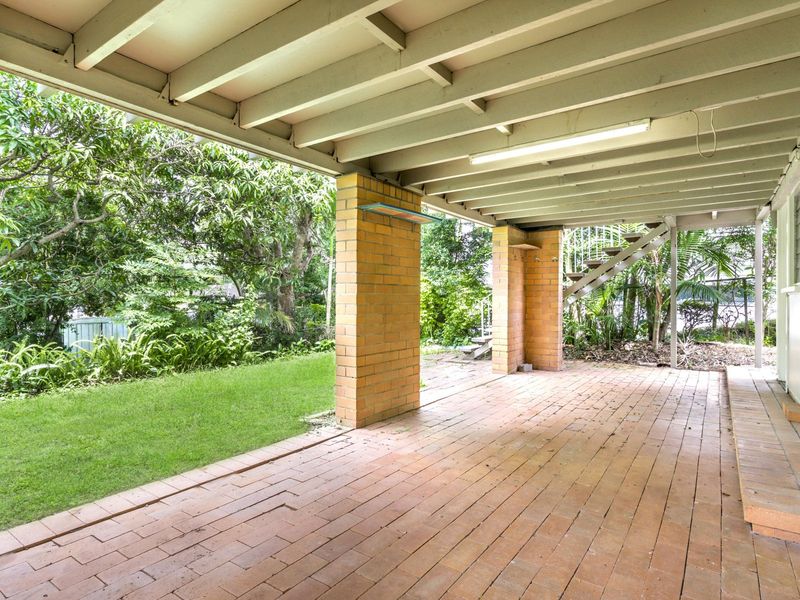 16 Currong St Kenmore , QLD 4069 Australia