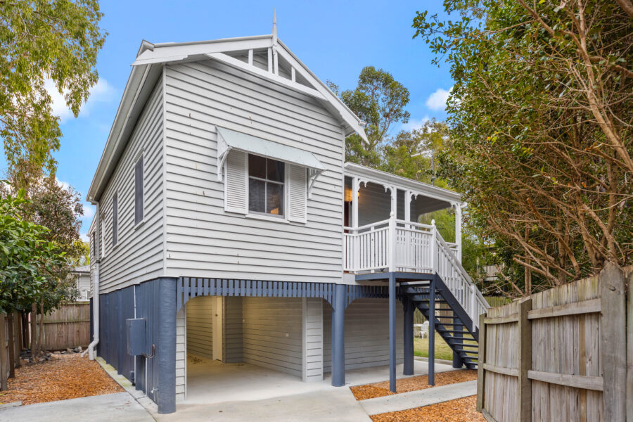 72 Dickens St Norman Park , QLD 4170 Australia