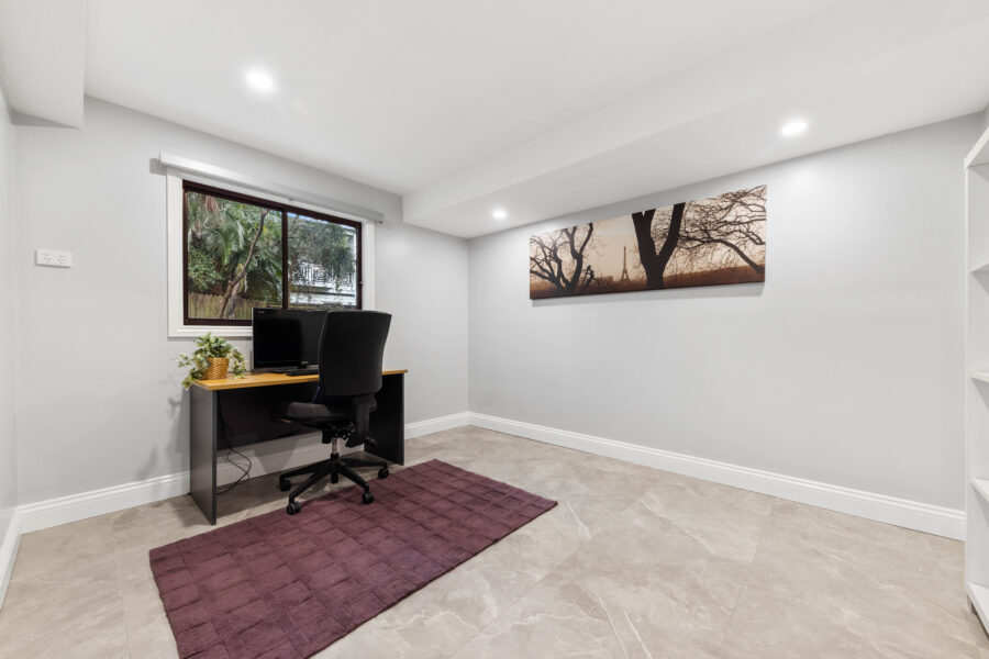 72 Dickens St Norman Park , QLD 4170 Australia