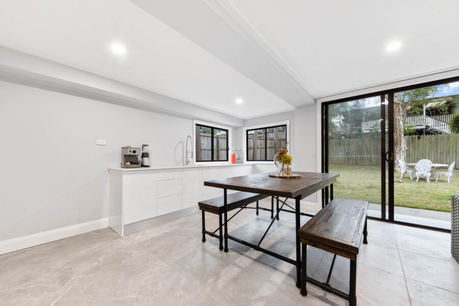 72 Dickens St Norman Park , QLD 4170 Australia