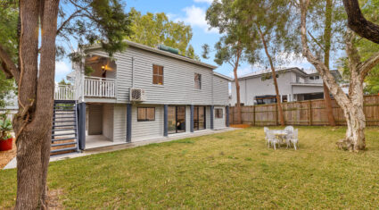 72 Dickens St Norman Park , QLD 4170 Australia