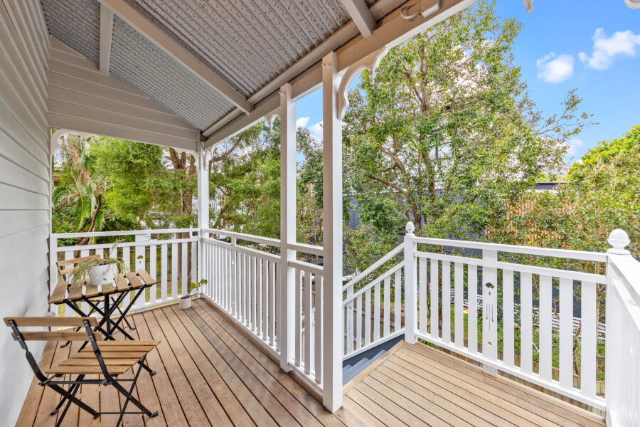 72 Dickens St Norman Park , QLD 4170 Australia