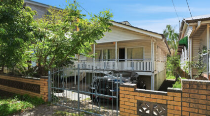 44 Carl St Woolloongabba , QLD 4102 Australia