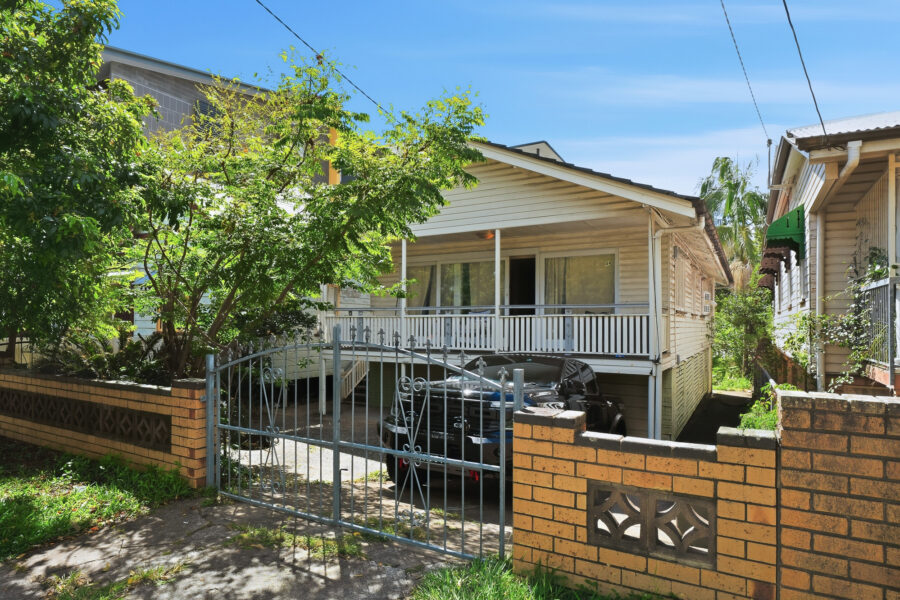 44 Carl St Woolloongabba , QLD 4102 Australia