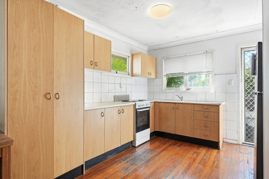 44 Carl St Woolloongabba , QLD 4102 Australia