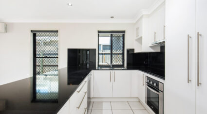 120 Lexey Cres Wakerley , QLD 4154 Australia