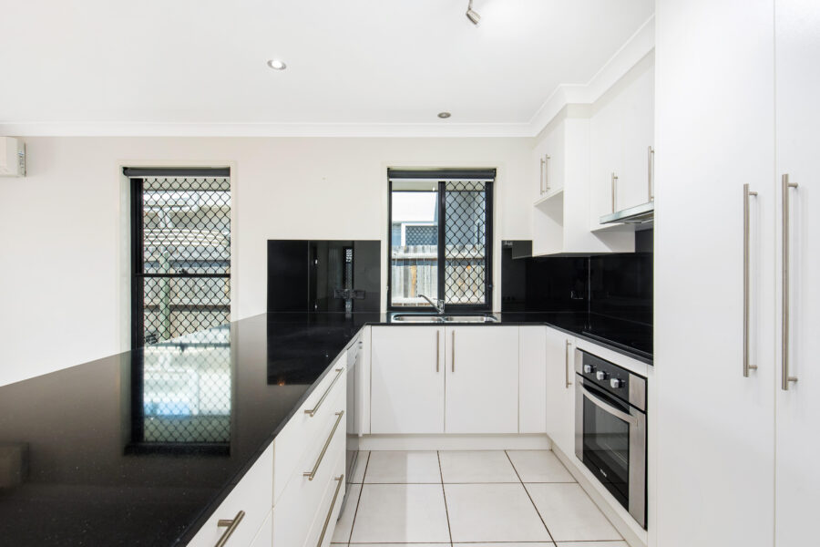 120 Lexey Cres Wakerley , QLD 4154 Australia