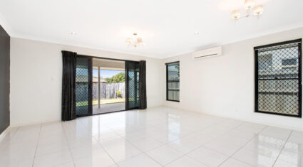 120 Lexey Cres Wakerley , QLD 4154 Australia