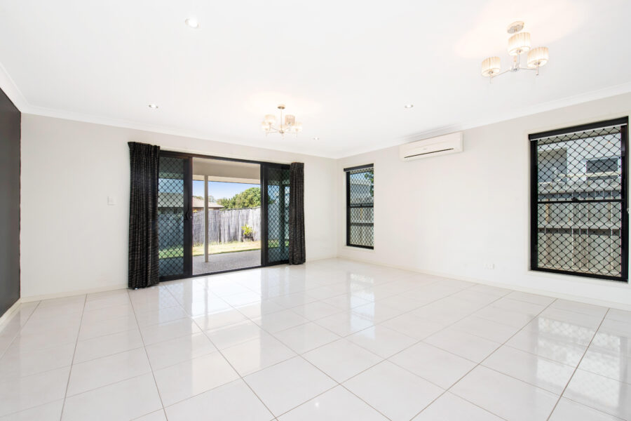 120 Lexey Cres Wakerley , QLD 4154 Australia