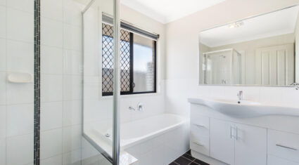 120 Lexey Cres Wakerley , QLD 4154 Australia