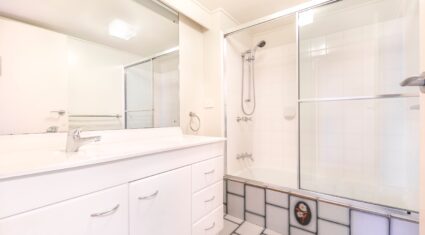 15/72 Sandford St St Lucia , QLD 4067 Australia