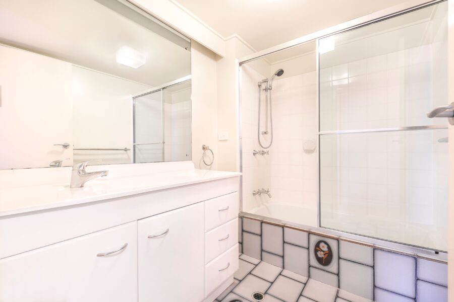 15/72 Sandford St St Lucia , QLD 4067 Australia