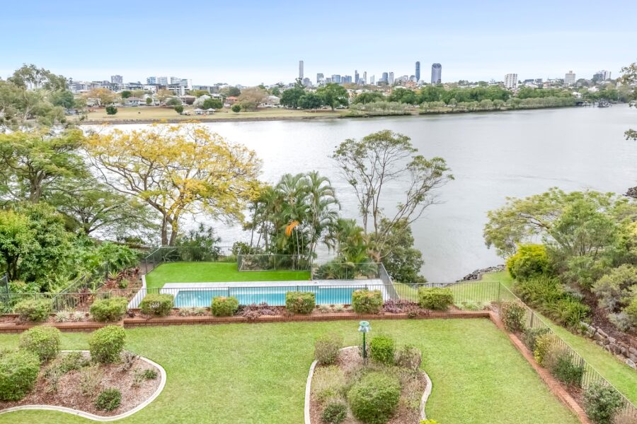 15/72 Sandford St St Lucia , QLD 4067 Australia
