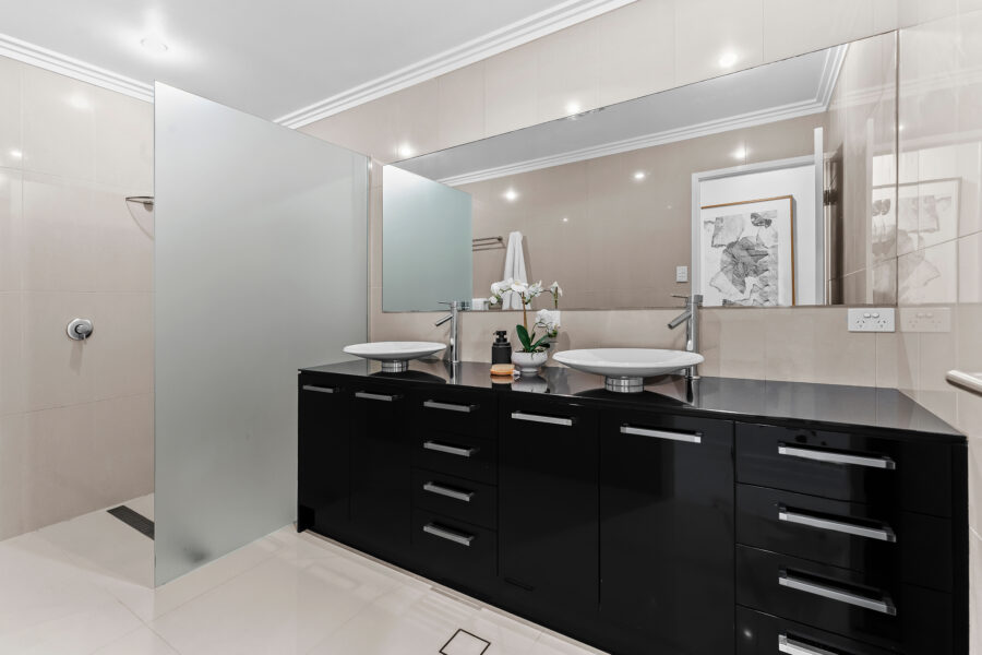 4/35 Tullylease Pl Chermside West , QLD 4032 Australia