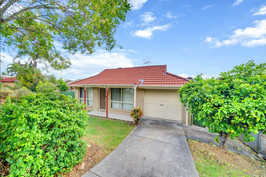 16 Robinson Cres Runcorn , QLD 4113 Australia
