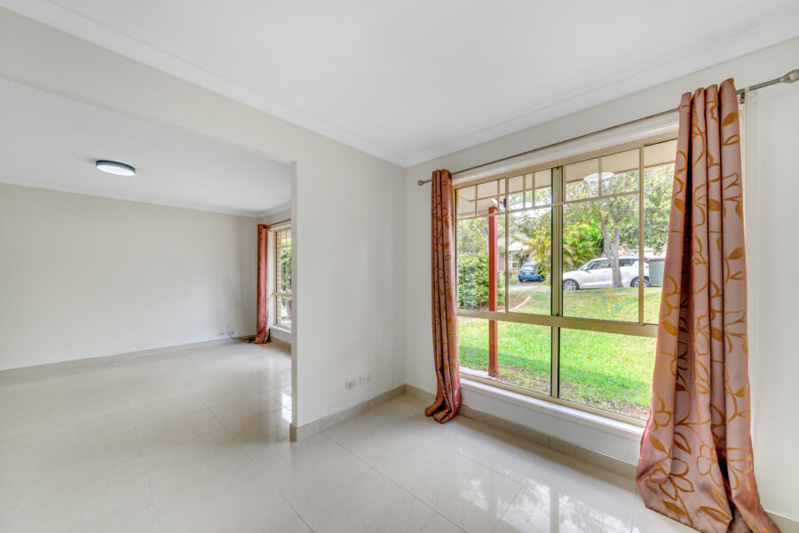 16 Robinson Cres Runcorn , QLD 4113 Australia