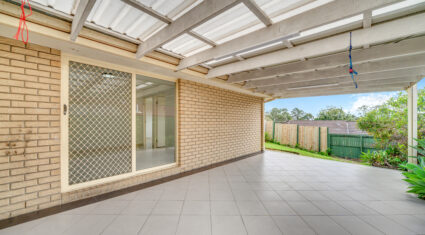 16 Robinson Cres Runcorn , QLD 4113 Australia