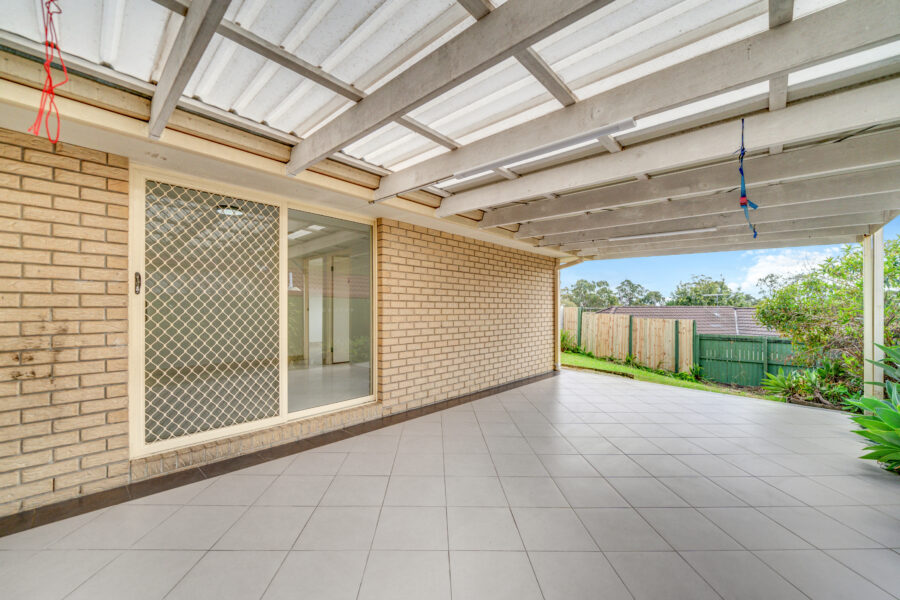 16 Robinson Cres Runcorn , QLD 4113 Australia