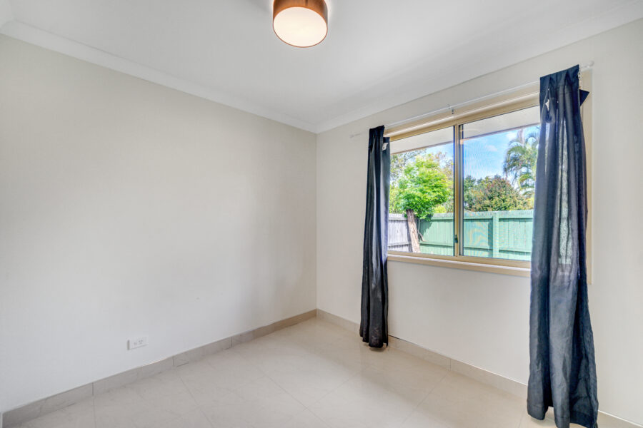 16 Robinson Cres Runcorn , QLD 4113 Australia