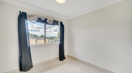 16 Robinson Cres Runcorn , QLD 4113 Australia