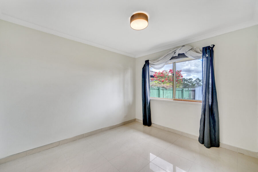 16 Robinson Cres Runcorn , QLD 4113 Australia