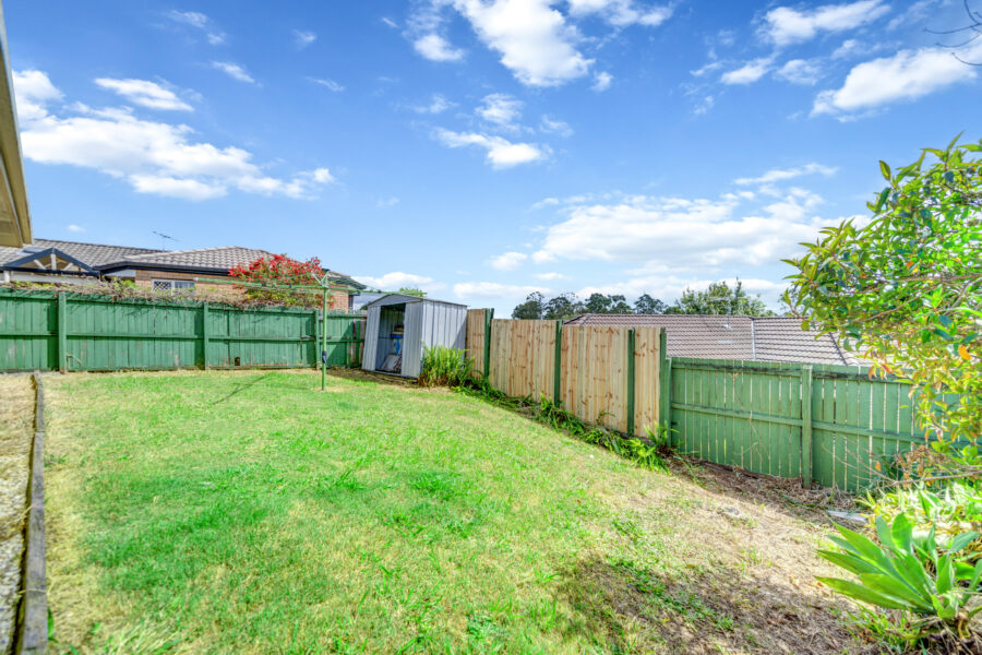 16 Robinson Cres Runcorn , QLD 4113 Australia