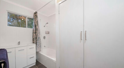 528 Mount Crosby Rd Anstead , QLD 4070 Australia