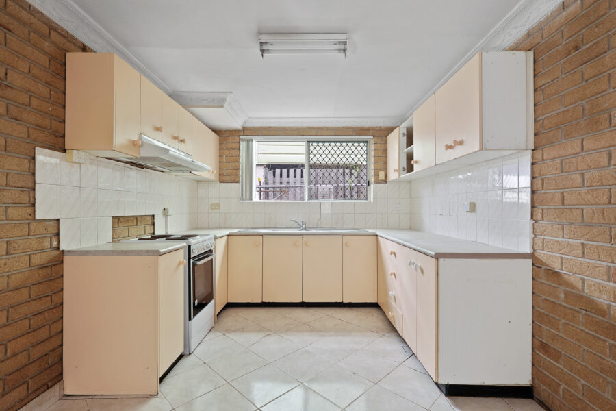 2/46 Carl Street Woolloongabba , QLD 4102 Australia