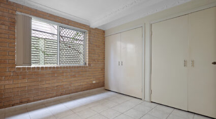 2/46 Carl Street Woolloongabba , QLD 4102 Australia