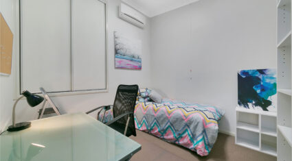 4/18 Highview Terrace St Lucia , QLD 4067 Australia