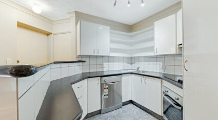 4/11 Cadell St Toowong , QLD 4066 Australia